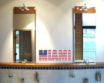 Wandtattoo Miami Schriftzug