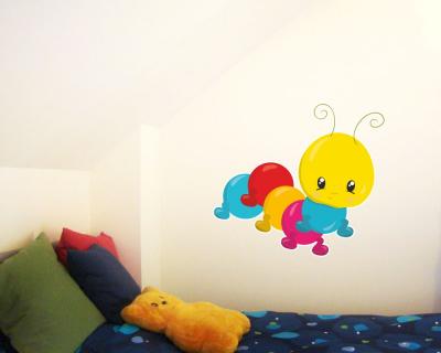 Buntes Wandtattoo  Kleine Raupe 