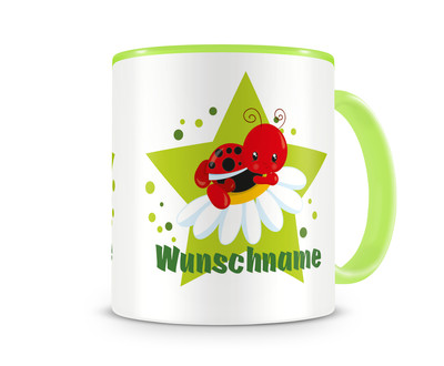 Tasse mit einem Marienkfer auf Blume als Motiv