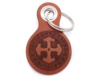 Schlsselanhnger Mjlnir im Kreis mit Runen Schlsselanhnger Modellnummer  cognac braun/graviert
