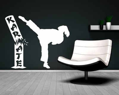 Wandtattoo Karate Karatekmpferin mit Stamm