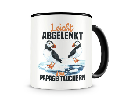 Tasse mit dem Motiv Leicht abgelenkt von Papageitauchern
