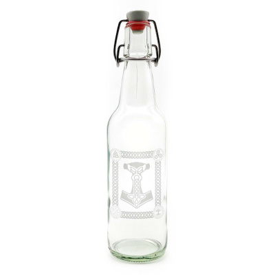Glas Flasche mit Thors Hammer Mjlnir und Symbolen Gravur