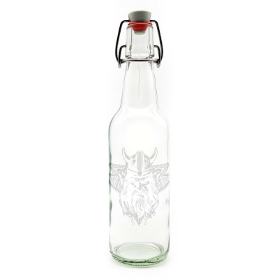 Glas Flasche mit Wikinger mit gekreuzten Äxten Gravur